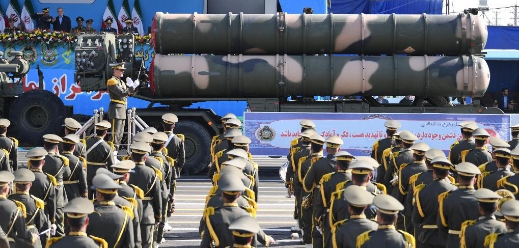 這是2024年9月21日在伊朗首都德黑蘭拍攝的閱兵式現(xiàn)場(chǎng)。新華社記者沙達(dá)提攝