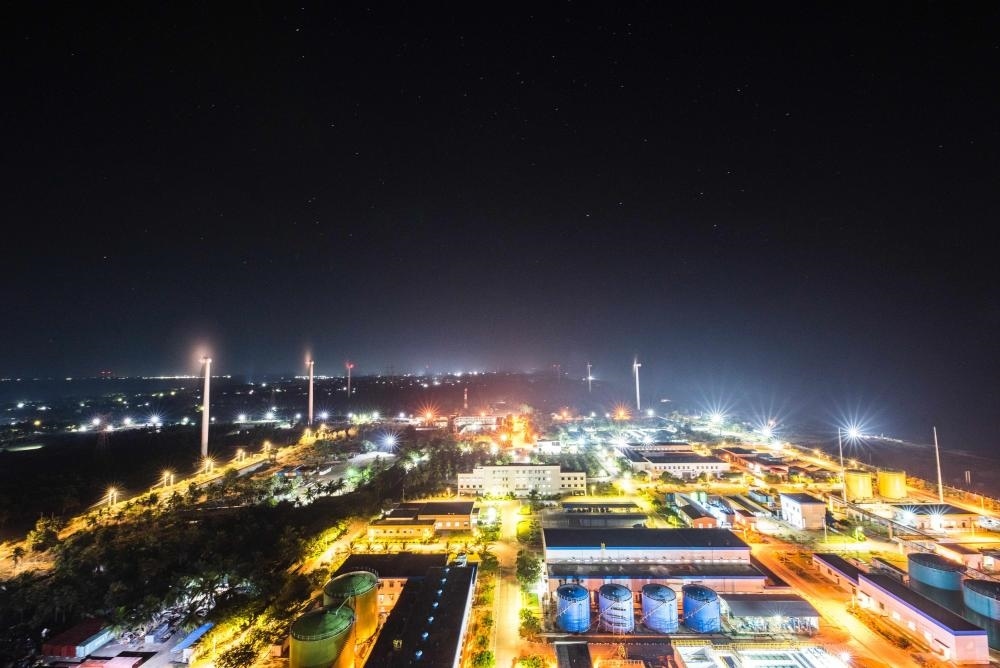 這是斯里蘭卡普特拉姆電站夜景（2020年12月8日攝）。新華社發(fā)（普特拉姆電站供圖）