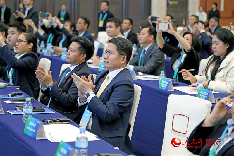 這是1月16日在南寧國際會(huì)展中心拍攝的“世界市長對(duì)話·南寧”活動(dòng)現(xiàn)場(chǎng)。人民網(wǎng)記者 趙益普攝