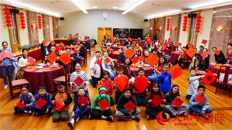 威廉蘭德小學(xué)師生活動(dòng)現(xiàn)場(chǎng)合影。李鑫江攝