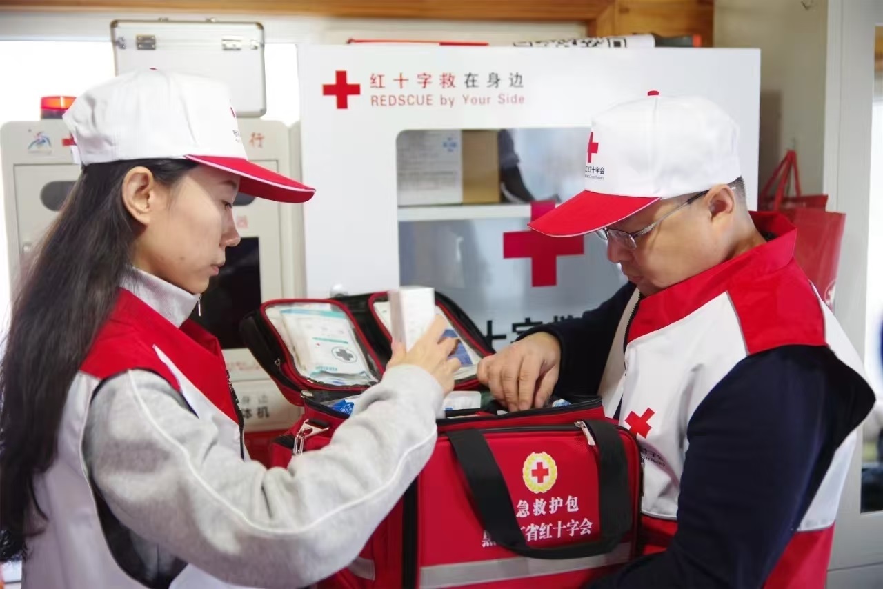 應(yīng)急救援志愿者培訓(xùn)現(xiàn)場(chǎng)。 中國(guó)紅十字會(huì)總會(huì)供圖