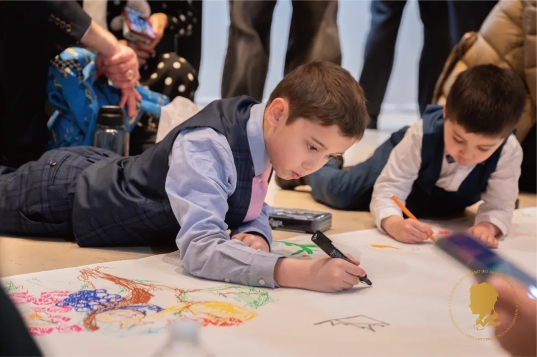 圖5：第三屆國(guó)際藝術(shù)聯(lián)創(chuàng)聯(lián)展盛大開(kāi)幕。法中交流促進(jìn)會(huì)供圖