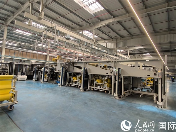 森麒麟在科技城的工廠內(nèi)部。人民網(wǎng)記者 黃培昭攝