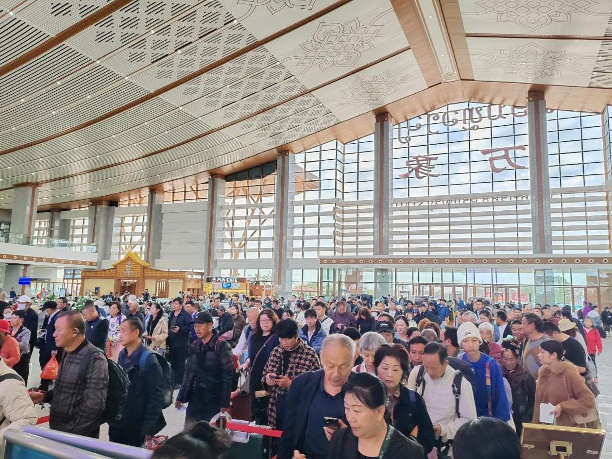 春節(jié)期間的中老鐵路萬象站。李加勇攝