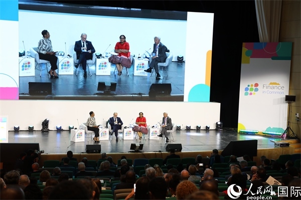 第5屆“共同金融”峰會在南非開普敦國際會議中心開幕。圖為峰會開幕式現場。人民網記者戴楷然攝