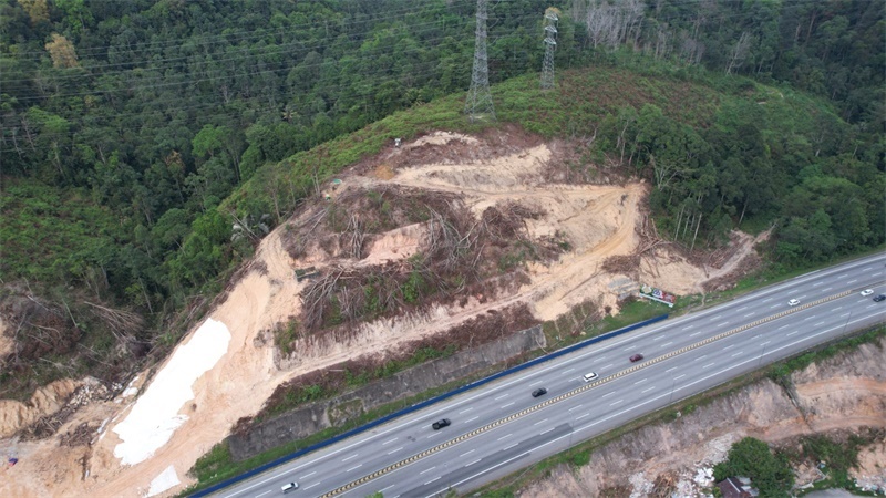 圖為施工現(xiàn)場。 鄧騰亮攝