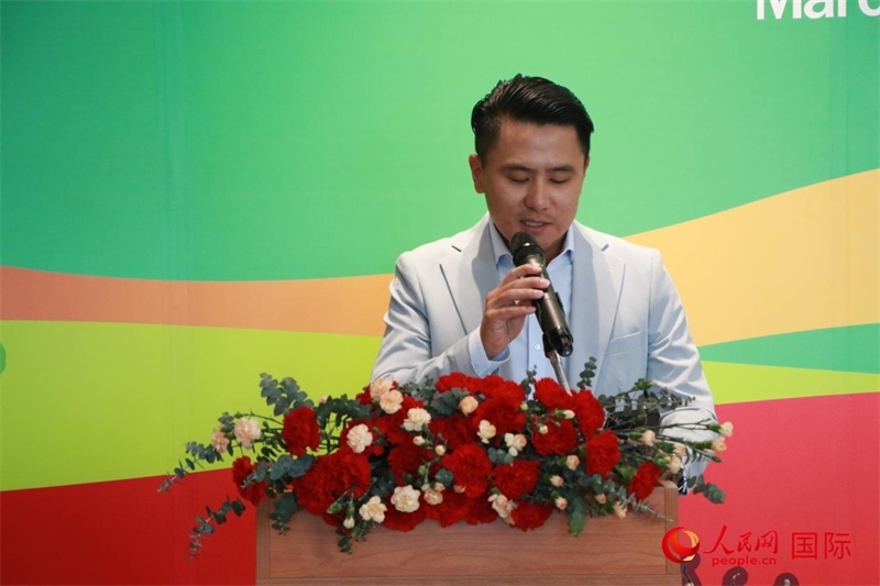 泰國(guó)華人青年商會(huì)會(huì)長(zhǎng)刁刻佳發(fā)表講話。朱瀟逸攝