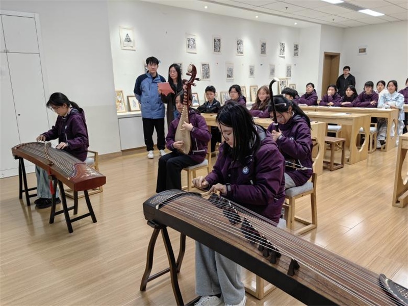 匡園學(xué)生民樂合奏。