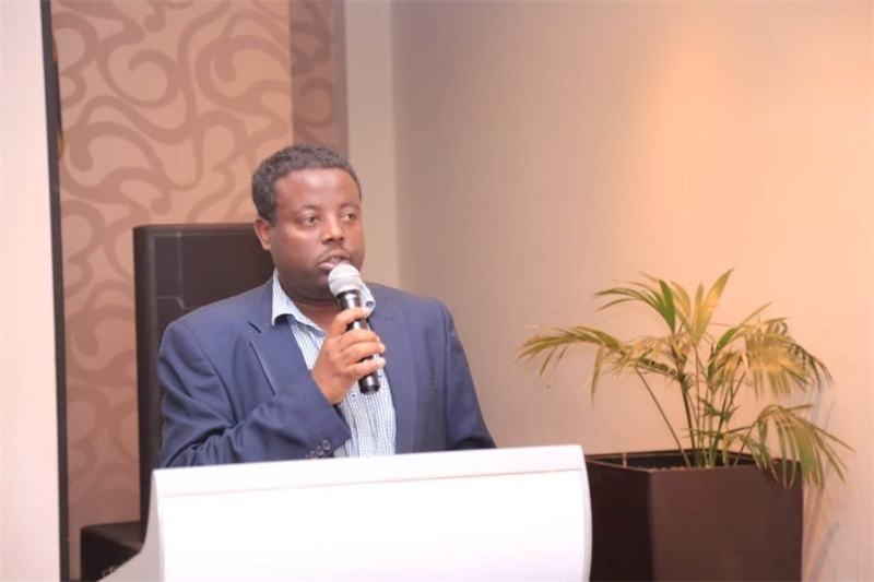 圖為埃塞俄比亞亞的斯亞貝巴大學(xué)政策研究員巴盧·德米西。受訪者供圖