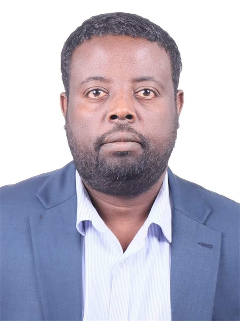 圖為埃塞俄比亞亞的斯亞貝巴大學(xué)政策研究員巴盧·德米西。受訪者供圖