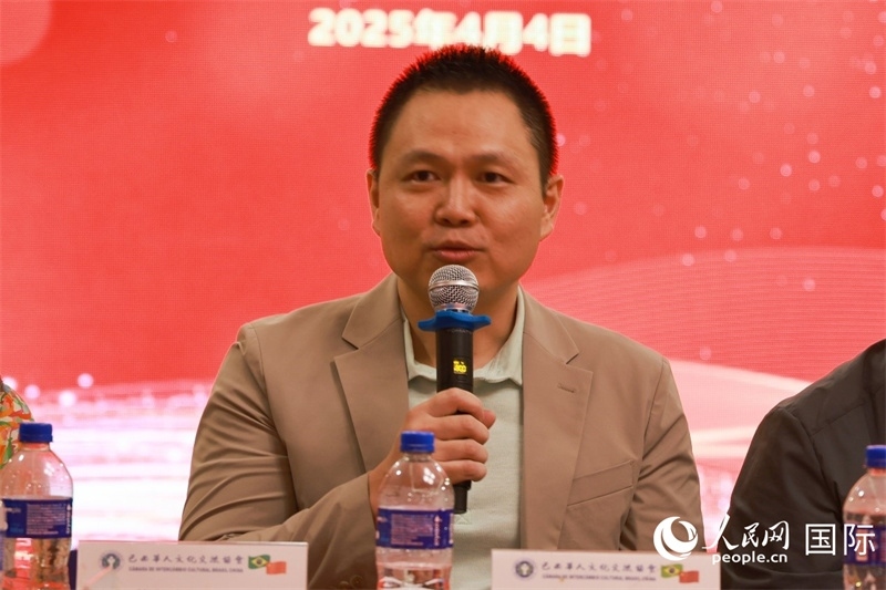 中國駐里約熱內(nèi)盧總領(lǐng)館副總領(lǐng)事王尉育在座談會(huì)上致辭。人民網(wǎng)記者 陳海琪攝