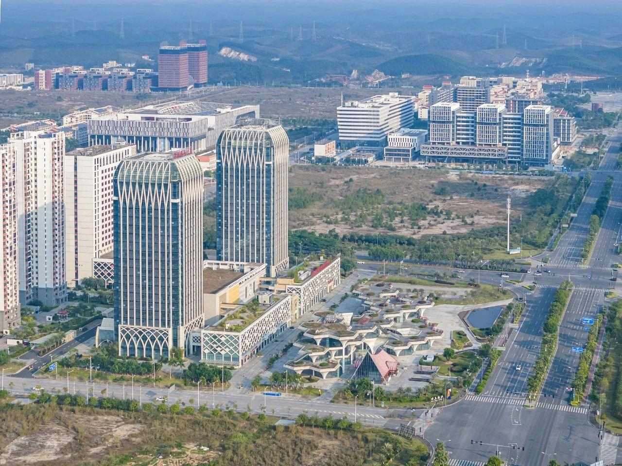 2023年11月，廣西欽州，航拍中國(guó)—馬來(lái)西亞欽州產(chǎn)業(yè)園區(qū)。