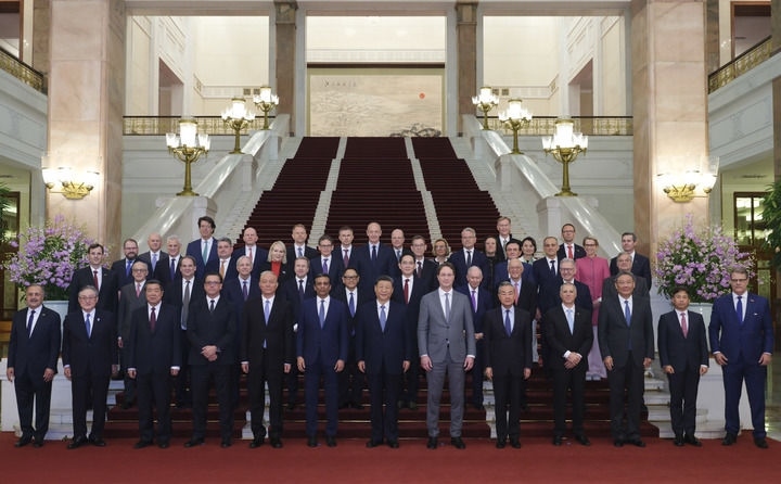 3月28日上午，國家主席習近平在北京人民大會堂會見國際工商界代表。新華社記者 丁林 攝