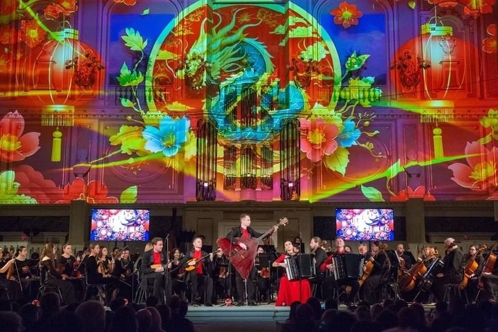 2025年2月6日，俄羅斯音樂家在圣彼得堡舉行的中俄新春音樂會(huì)上表演。新華社發(fā)（莫京娜 攝）