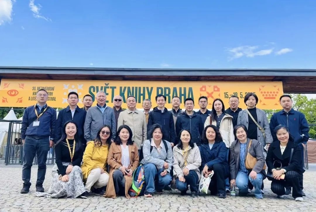 中國出版界代表團(tuán)合影。圖片均由國圖集團(tuán)供圖