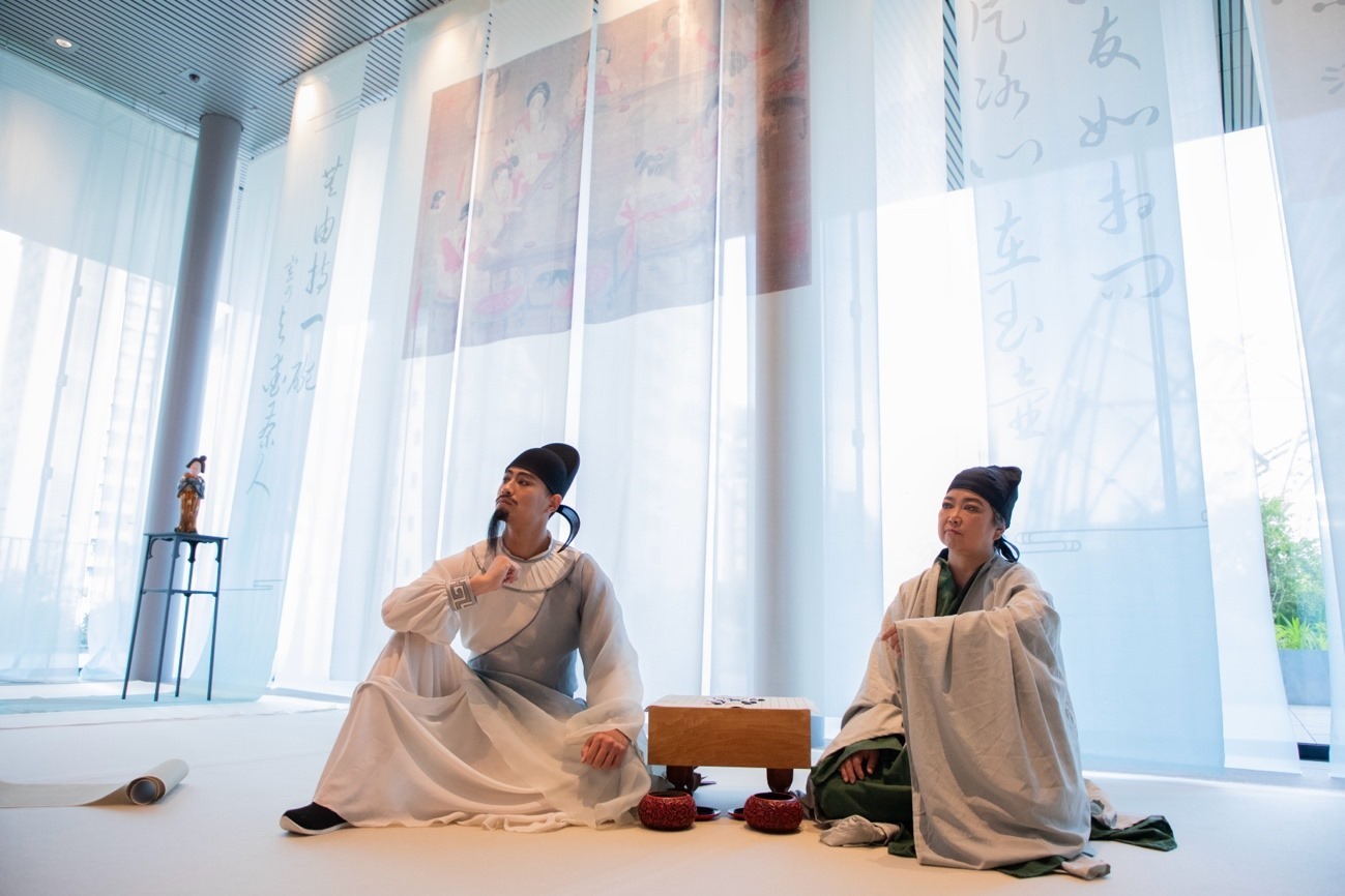 白居易與茶仙盧仝。中國駐大阪旅游辦事處供圖