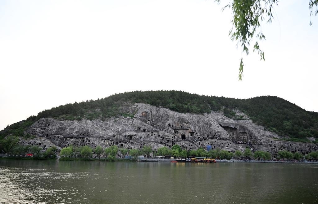 這是近日拍攝的洛陽龍門石窟。新華社記者 李嘉南 攝