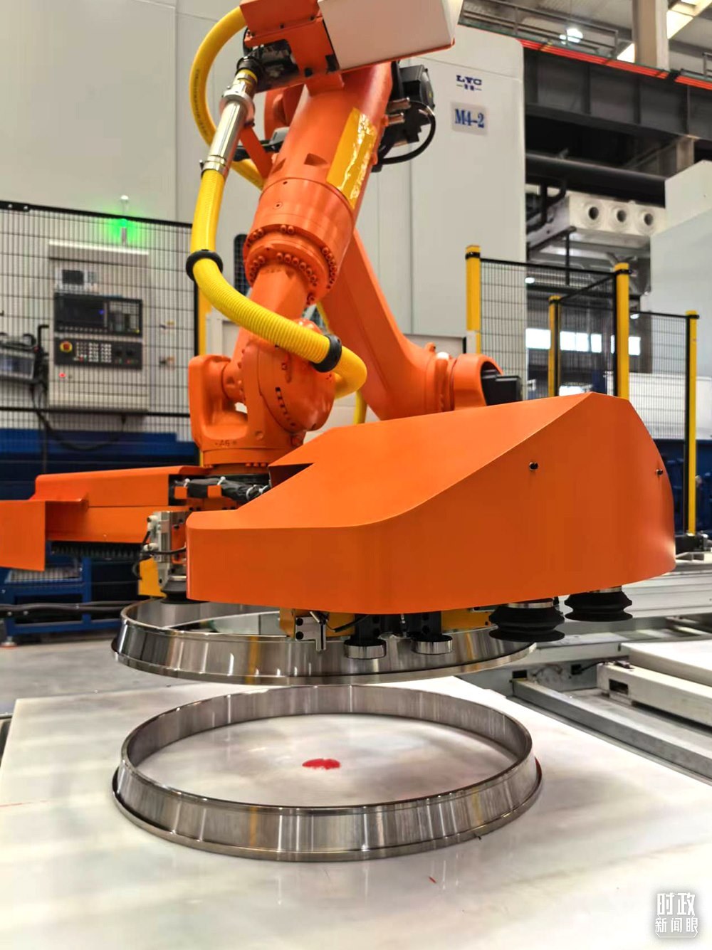 △洛軸產(chǎn)品。（總臺央視記者黎兵拍攝）