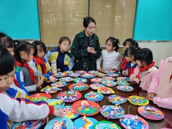 師生互動(dòng)課堂。