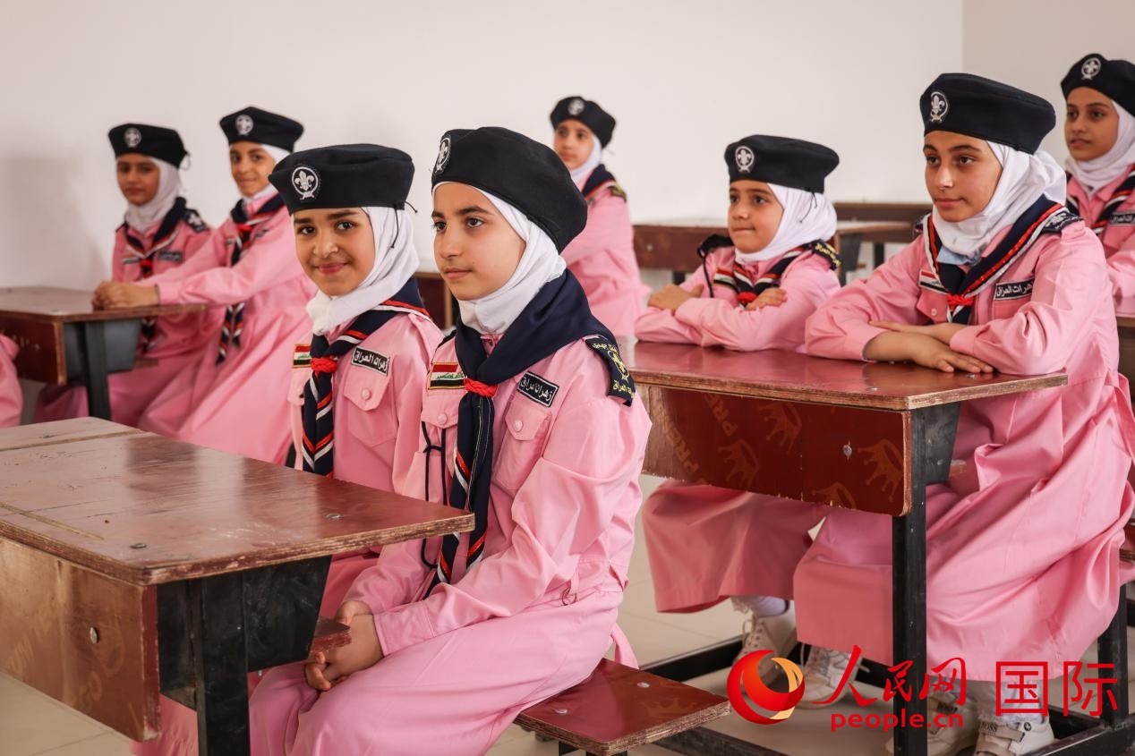 阿爾穆塔?阿里卡特國(guó)際學(xué)校的學(xué)生在教室內(nèi)上課。人民網(wǎng)記者 薛丹攝