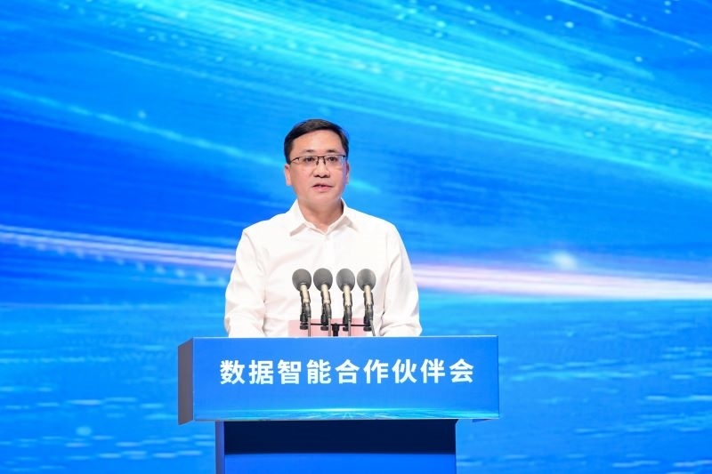 圖為河南省人民政府國有資產(chǎn)監(jiān)督管理委員會(huì)黨委委員、副主任李海峰。