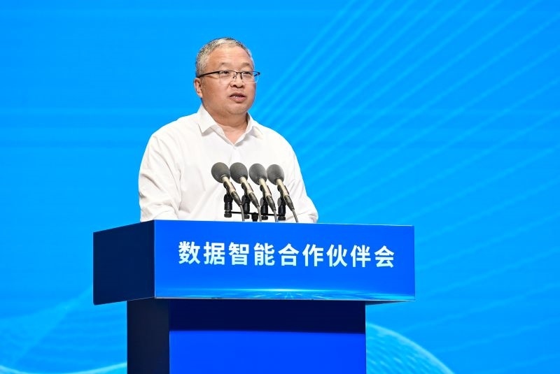 圖為豫資控股集團(tuán)黨委書記、董事長秦建斌。