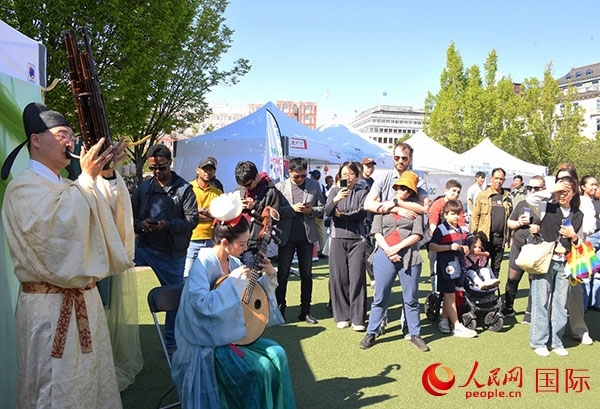 明月民樂工坊展示。人民網(wǎng)記者 殷淼攝