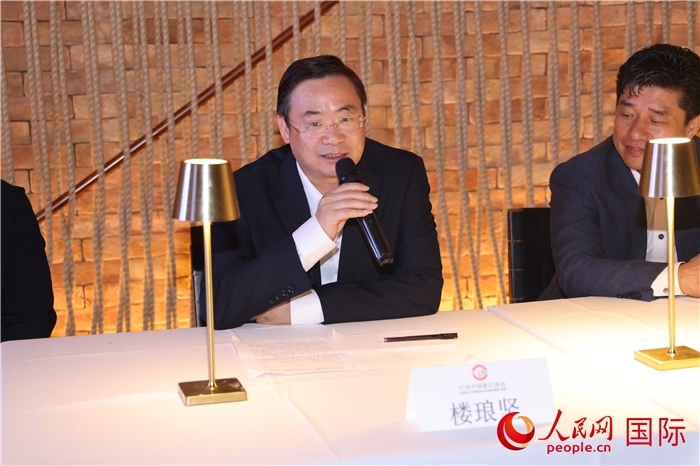 浙江省麗水市海外聯(lián)誼會會長樓瑯堅(jiān)在座談會上致辭。 人民網(wǎng)記者 時(shí)元皓攝