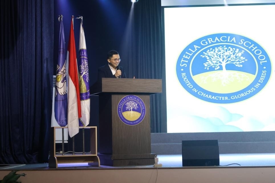 安德魯致辭。哈山努丁大學(xué)孔子學(xué)院供圖